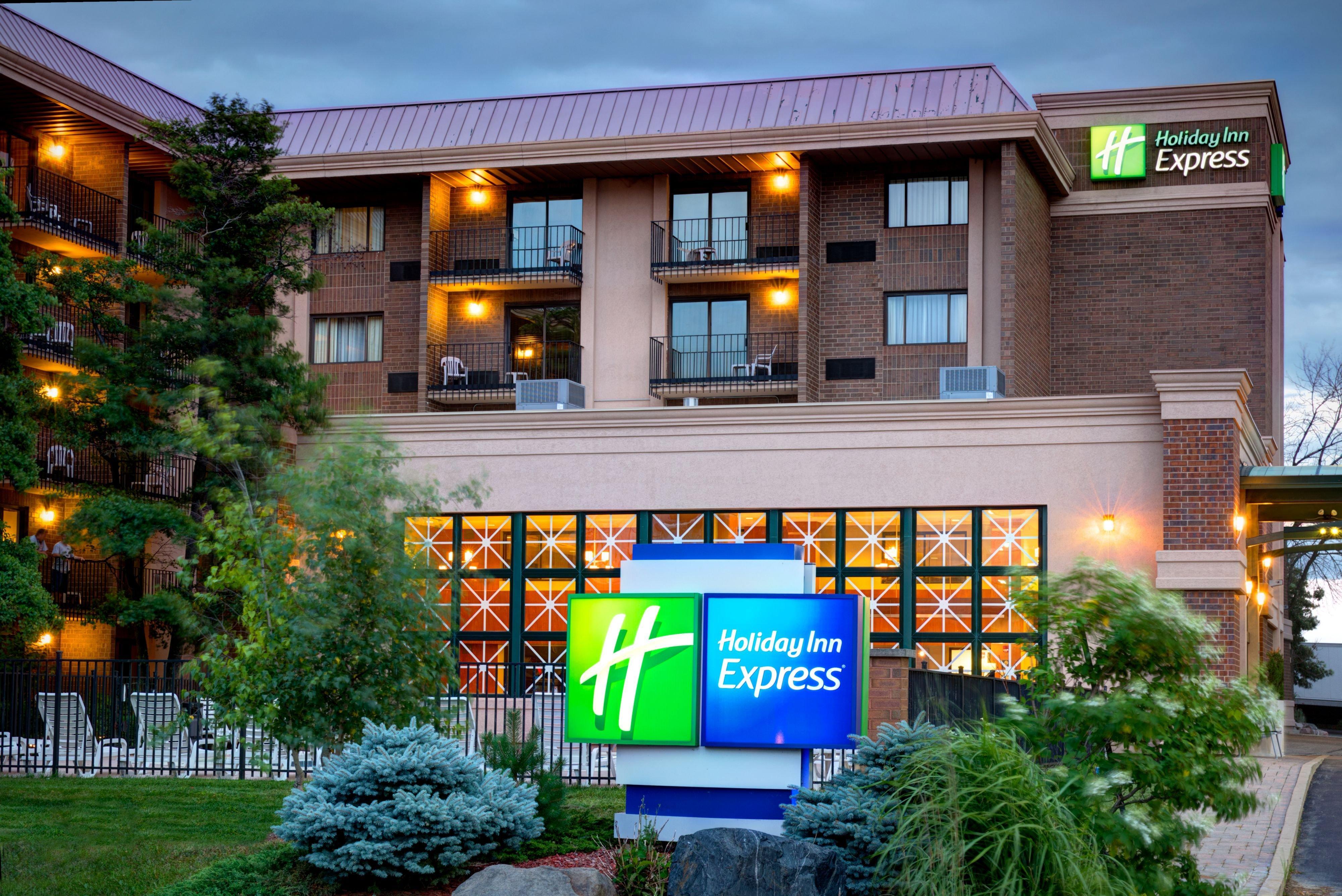 Holiday Inn Express Schaumburg-Rolling Meadows By Ihg Ngoại thất bức ảnh